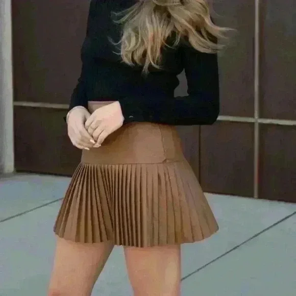 Pleated Vegan Leather Mini Skirt - Picture 4 of 15